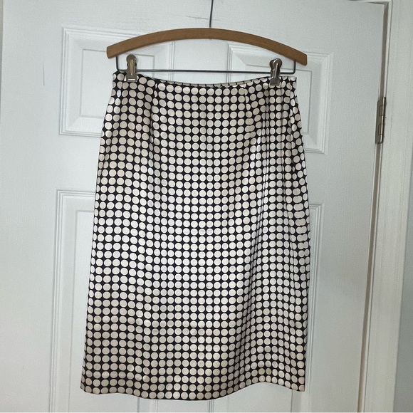 Banana Republic Silk Mod Pencil Skirt in Black and White Polka Dot - size 6 - Picture 2 of 4